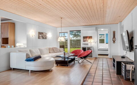 Withulf - 500M to the Fjord: Estate, Shade, Driveway, Farmhouse