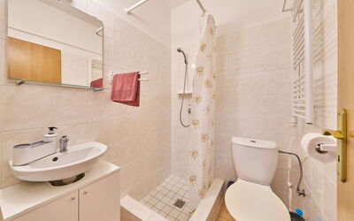 Accommodation:&nbsp;U Švýcarského Dvora 605.5