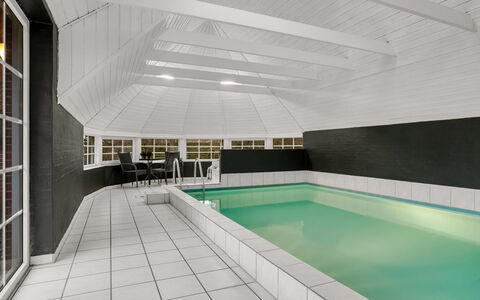Tara - 1Km from the Sea: Flooring, Floor, Interior Design, Ceiling, Composite Material, Tile, Design, Swimming Pool, Bathtub