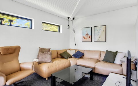 Anabel - 600M from the Sea: Wood, Home, Porch, Deck, Hardwood, Roof, Wood Stain, Wood Flooring, Eco Hotel