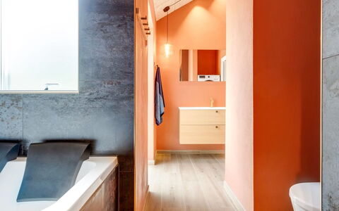 Vilppu - 900M from the Sea: Wall, Flooring, Interior Design, Floor, Plumbing Fixture, Orange, Bathroom, Ceiling, Tap, Plumbing