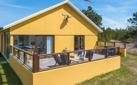 Ola - 900M from the Sea: Cottage, Porch, Shade, Estate, Siding, Fence