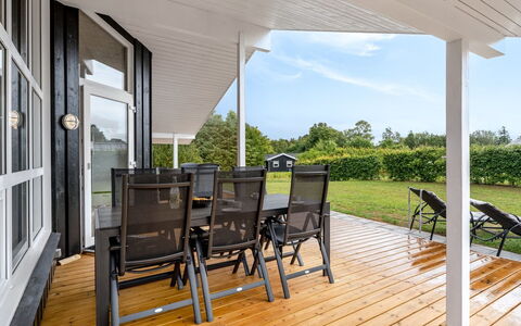 Sulho - 800M from the Sea: Roof, Home, Door, Cottage, Shade, Siding, Yard, Estate, Backyard