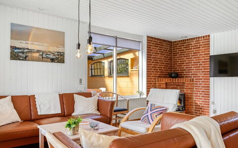 Lillan - from the Sea: Interior Design, Wood, Flooring, Ceiling, Furniture, Floor, Couch, Room, Living Room, Home