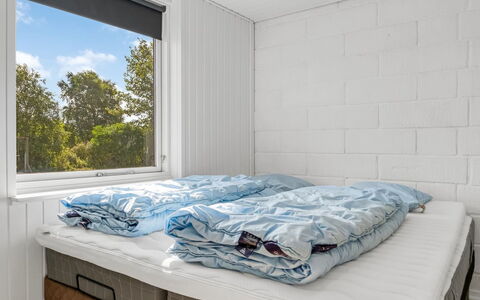 Lillan - from the Sea: Bedroom, Bed, Bed Sheet, Bedding, Floor, Linens, Bed Frame, Room, Ceiling, Mattress