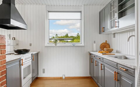 Lillan - from the Sea: Kitchen, Wood, Kitchen Appliance, Interior Design, Flooring, Countertop, Major Appliance, Ceiling, Home Appliance, Kitchen Sink
