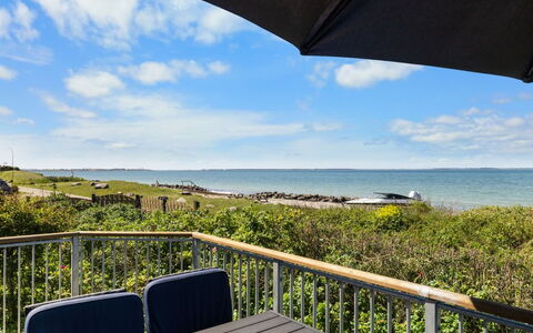 Luci - 20M from the Sea: Estate, Shade, Driveway, Farmhouse