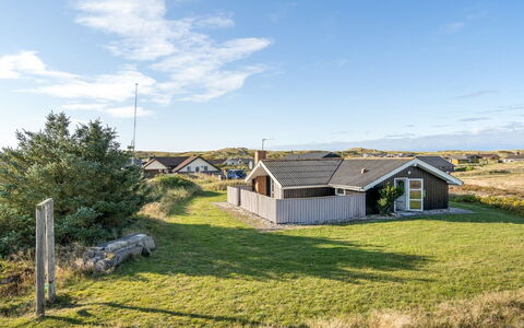 Gritt - 400M from the Sea: Cottage, Shed, Hut, Farmhouse, Prairie, Shack, Barn, Log Cabin, Garden Buildings