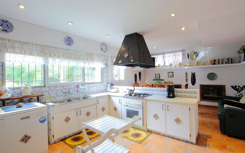 Torre Yato: Property, Room, Kitchen, Furniture, Cabinetry, Building, House, Interior Design, Real Estate, Countertop