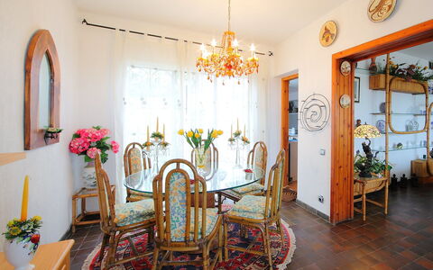 Torre Yato: Room, Property, Dining Room, Interior Design, Building, Ceiling, Furniture, Floor, Real Estate, Chandelier