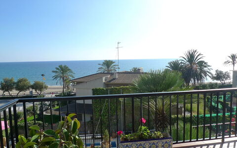 Torre Yato: Property, Balcony, Building, House, Real Estate, Sky, Home, Condominium, Tree, Apartment