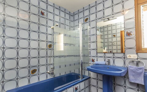 Tres Olivos: Interior Design, Plumbing Fixture, Flooring, Bathroom, Floor, Plumbing, Bathroom Sink, Tap, Tile, Sink