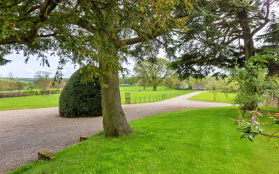The Old Estate Office Nr Grantley Hall
