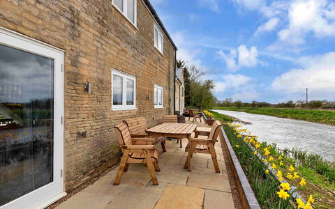 The Warren: Deck, Shade, Hardwood, Outdoor Furniture, Balcony, Plank, Eco Hotel, Swimming Pool, Wood Flooring, Resort
