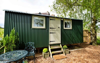 Hay and Hedgerow Glamping