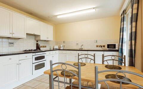 Netley Hall - Rosemary: Deck, Shade, Hardwood, Outdoor Furniture, Balcony, Plank, Eco Hotel, Swimming Pool, Wood Flooring, Resort