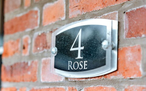 Netley Hall - Rose: Deck, Shade, Hardwood, Outdoor Furniture, Balcony, Plank, Eco Hotel, Swimming Pool, Wood Flooring, Resort