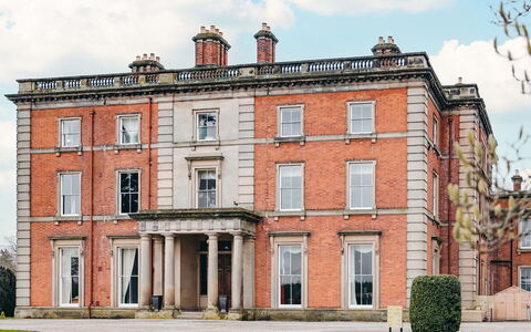 Netley Hall - Rose: Deck, Shade, Hardwood, Outdoor Furniture, Balcony, Plank, Eco Hotel, Swimming Pool, Wood Flooring, Resort