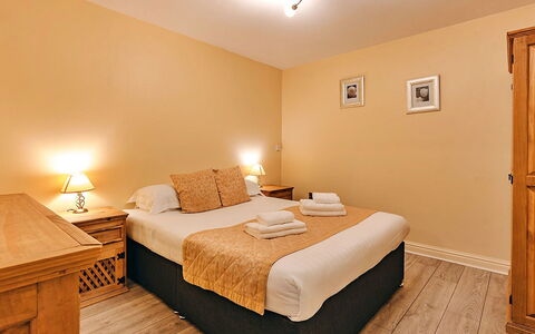 Netley Hall - Angelica: Deck, Shade, Hardwood, Outdoor Furniture, Balcony, Plank, Eco Hotel, Swimming Pool, Wood Flooring, Resort