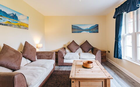 Thyme Country Cottage: Apartment, Mountain Range, Valley, Alps, Hotel, Mountain Village
