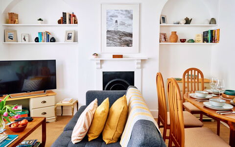 Centre View: Furniture, Interior Design, Wall, Flooring, Wood, Couch, Room, Living Room, Floor, Lighting