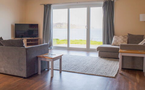 Kilmartin: Apartment, Balcony, Shade, Marina, Hotel, Dock