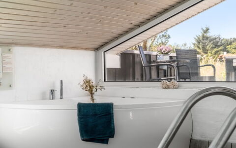 Greta - 2.5Km from the Sea: Interior Design, Flooring, Plumbing Fixture, Ceiling, Floor, Composite Material, Bathtub, Bathroom, Plumbing, Tap
