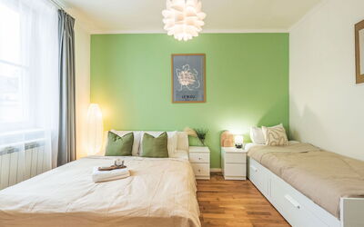 Accommodation:&nbsp;Čelakovsky 104.1