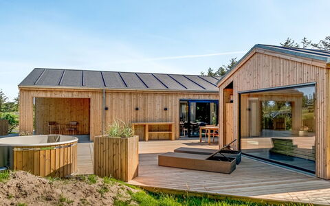 Silja - 900M from the Sea: Grass, Grassland, Land Lot, Cottage, Rural Area, Meadow, Garden Buildings, Garden, Shed