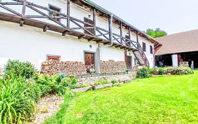 Accommodation:&nbsp;Relax in Farmhouse 101.1