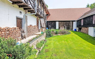 Accommodation:&nbsp;Spacious in Farmhouse 101.3