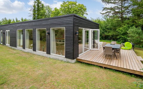 Albina - 650M from the Sea: Wood, Shrub, Home, Land Lot, Siding, Cottage, Groundcover, Garden Buildings, Garden, Hardwood