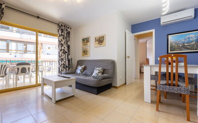 Pins i Mar Ii 185.2: Apartment, Condominium, Hotel