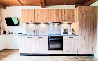 Trojer 718.2: Wood, Wood Stain, Cabinetry, Hardwood, Kitchen, Plank, Cupboard, Winter, Countertop, Plywood