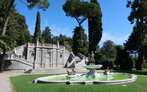 La Casa di Carlo: Garden, Landscaping, Park, Estate, Lawn, Mansion, Evergreen, Botanical Garden, Villa, Palace