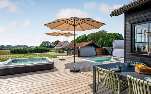 Adia - 650M from the Sea: Estate, Shade, Driveway, Farmhouse
