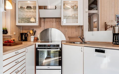 Siegfried - 400M from the Sea: Kitchen Appliance, Kitchen, Major Appliance, Interior Design, Wood, Countertop, Flooring, Furniture, Home Appliance, Cabinetry
