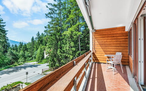 Reseda 3.23: Larch, Balcony, Handrail, Eco Hotel, Daylighting, Pine Family