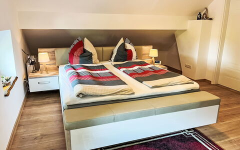 Ferienhuus Up Hütten: Interior Design, Bedroom, Furniture, Flooring, Floor, Bed, Lighting, Room, Bed Frame, Bedding