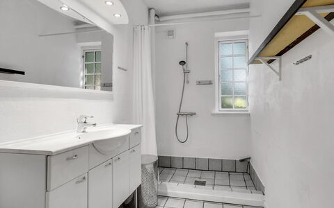 Iivo - 1.3Km from the Sea: Plumbing Fixture, Flooring, Wall, Interior Design, Floor, Bathroom, Sink, Ceiling, Plumbing, Tap