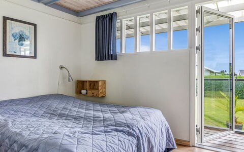 Nielsine - 250M from the Sea: Wood, Floor, Flooring, Ceiling, Interior Design, Bedroom, Home, Bed, Bed Sheet, Room