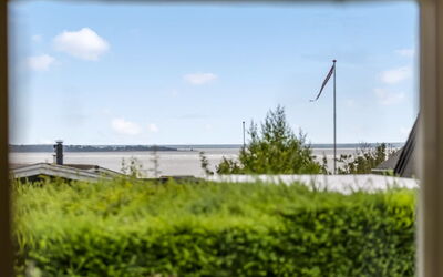 Nielsine - 250M from the Sea