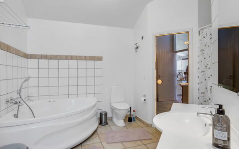 Rouwen - 120M from the Sea: Interior Design, Flooring, Plumbing Fixture, Floor, Ceiling, Bathroom, Bathtub, Room, Plumbing, Lighting