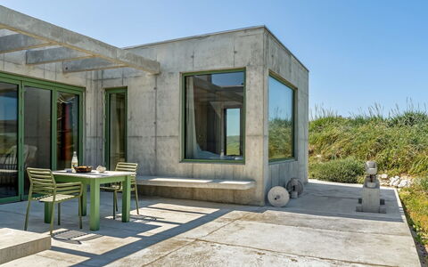 Rieke - 250M from the Sea