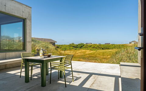Rieke - 250M from the Sea