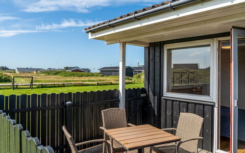 Leonard - 130M from the Sea: Wood, Architecture, Home, Land Lot, Roof, Cottage, Shade, Porch, Siding, Balcony