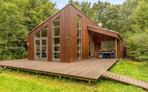 Suna - from the Sea: Grass, Wood, Rural Area, Shrub, Cottage, Roof, Plain, Land Lot, Home, Groundcover
