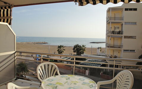 Horta del Mar: Property, Room, Balcony, Furniture, Vacation, Real Estate, Sea, Building, Resort, House