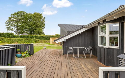 Winald - 150M from the Sea: Grass, Grassland, Land Lot, Cottage, Rural Area, Meadow, Garden Buildings, Garden, Shed