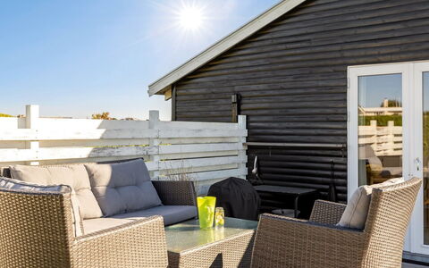 Raymond - 175M from the Sea: Estate, Shade, Driveway, Farmhouse